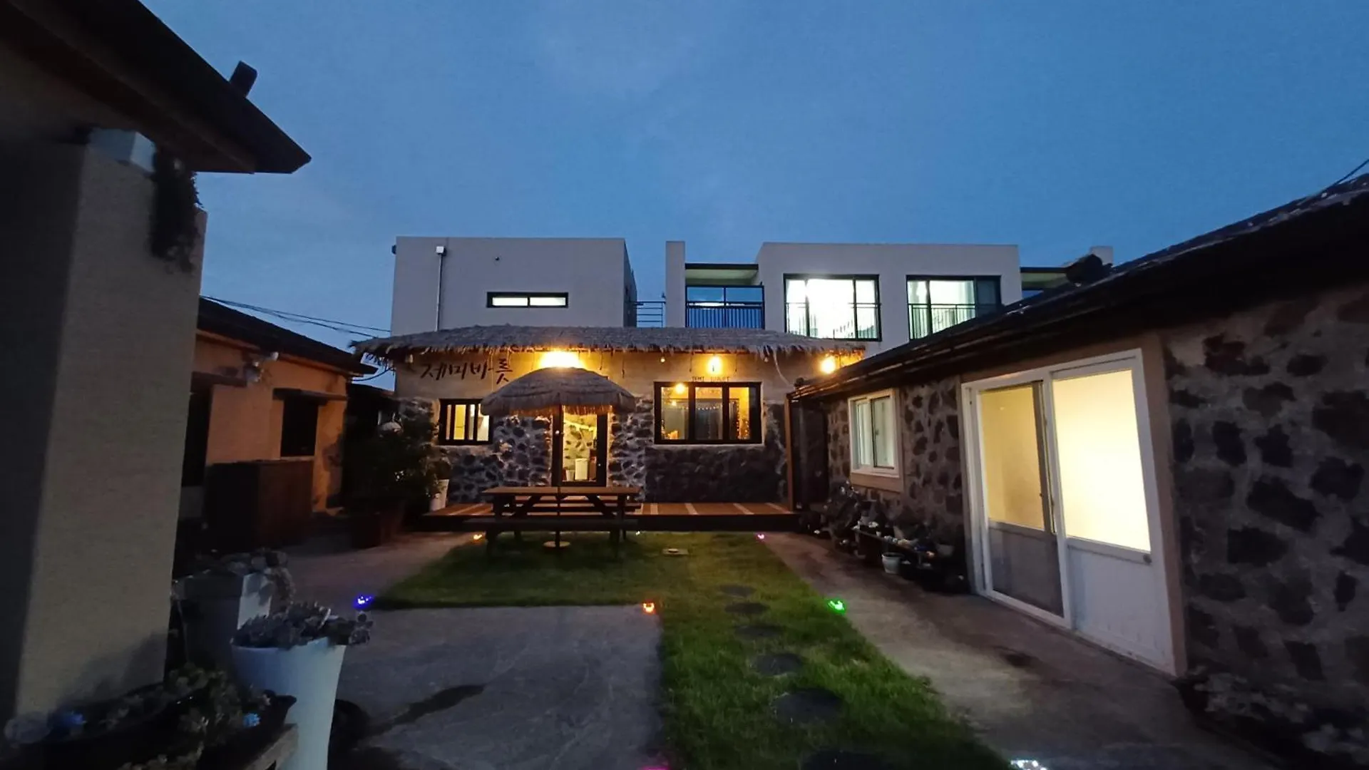 Jemibareut Pension Jeju Casa di campagna